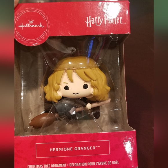 Hallmark Christmas Harry Potter's Hermione Granger on a Broomstick Ornament - Picture 3 of 4